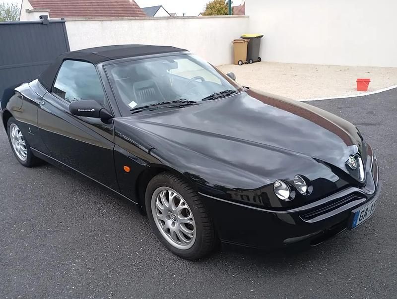 Occasion Alfa Romeo Spider 155 ch (114 kW) 2002 Noir Cabriolet