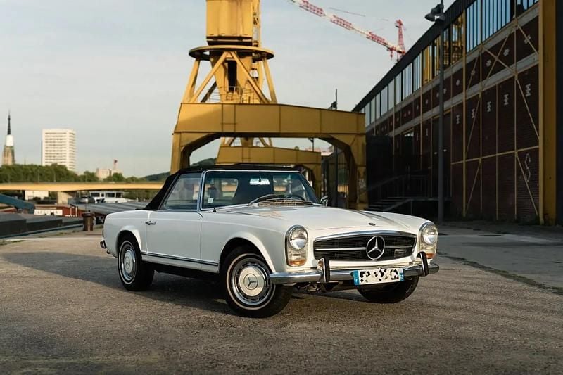 Blanc Occasion 1967 Mercedes 230 Cabriolet | 70 000 € - Image 1/4