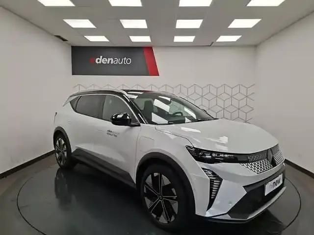 Blanc nacre / toit noir Nouvelle 2025 Renault Scenic E-Tech Techno SUV | 43 710 € - Image 1/4