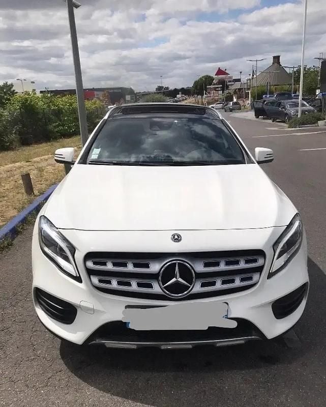 Blanc Utilisé 2019 Mercedes GLA250 SUV | 26 000 € - Image 1/4