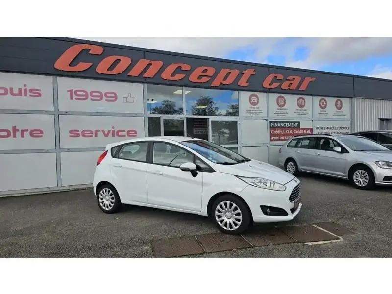 Blanc Utilisé 2015 Ford Fiesta Citadine | 9 990 € (Prix cher) - Image 1/4