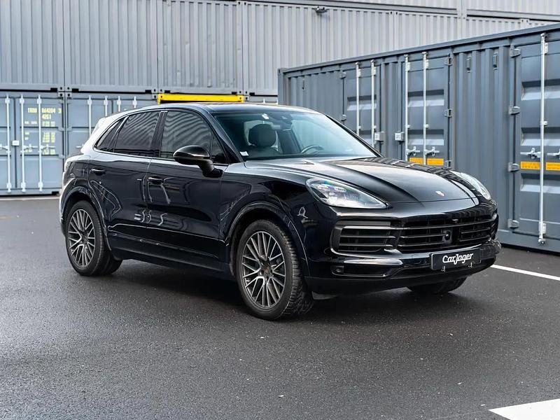 Noir Occasion 2017 Porsche Cayenne S SUV | 57 900 € - Image 1/4