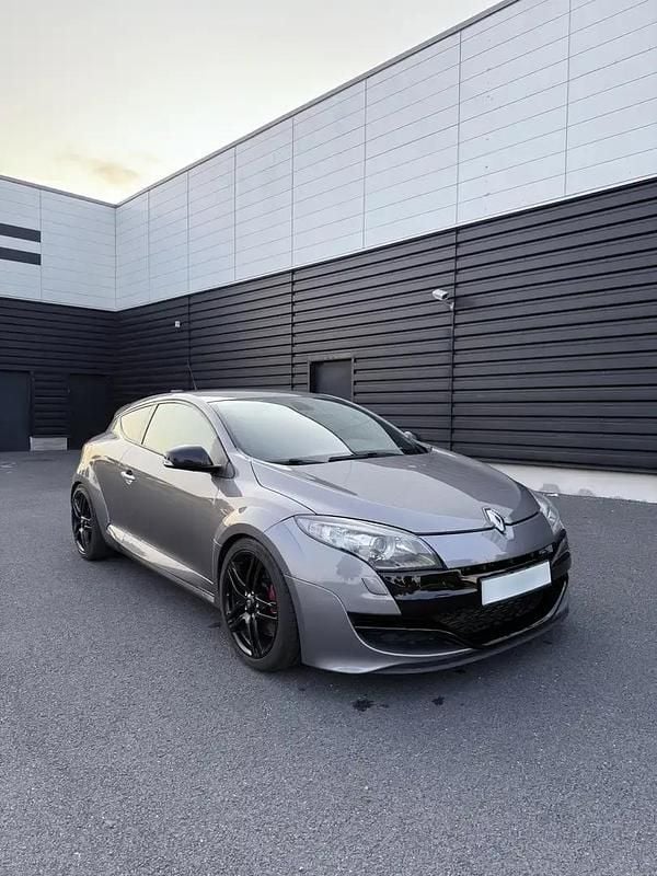 Gris Utilisé 2010 Renault Mégane Coupé R.S. Coupé | 22 500 € (Prix juste) - Image 1/4