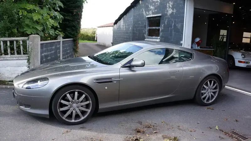 Gris Utilisé 2005 Aston Martin DB9 Coupé | 55 000 € - Image 1/4