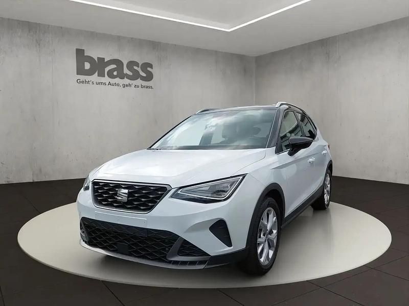 Blanc Utilisé 2023 Seat Arona FR SUV | 21 450 € (Prix juste) - Image 1/4