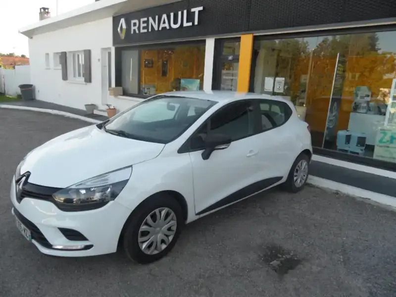 Blanc Utilisé 2017 Renault Clio IV Berline | 8 890 € (Prix juste) - Image 1/4