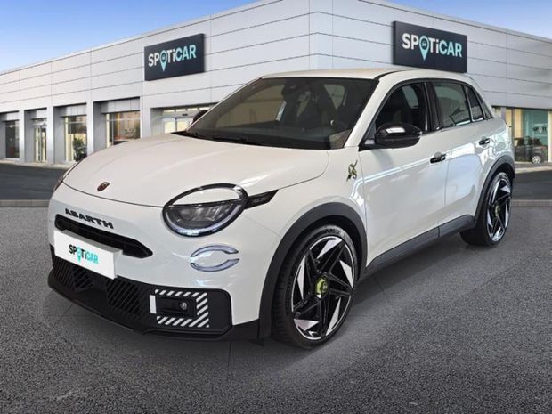 Blanc Nouvelle 2025 Abarth 600 Turismo | 33 990 € - Image 1/4