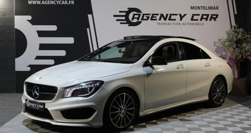 Blanc Utilisé 2015 Mercedes CLA200 Berline | 16 990 € - Image 1/4