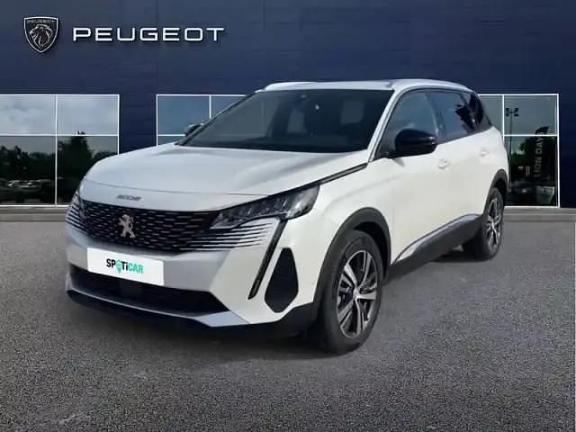 Blanc nacre metal tricouc Utilisé 2024 Peugeot 5008 S | 33 490 € (Prix juste) - Image 1/4