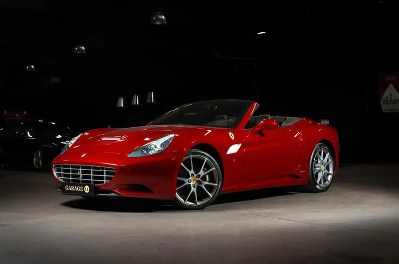 Rouge Utilisé 2014 Ferrari California Cabriolet | 124 990 € - Image 1/4