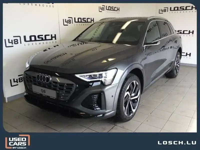 Gris Nouvelle 2025 Audi Q8 e-tron S-Line SUV | 76 820 € - Image 1/4