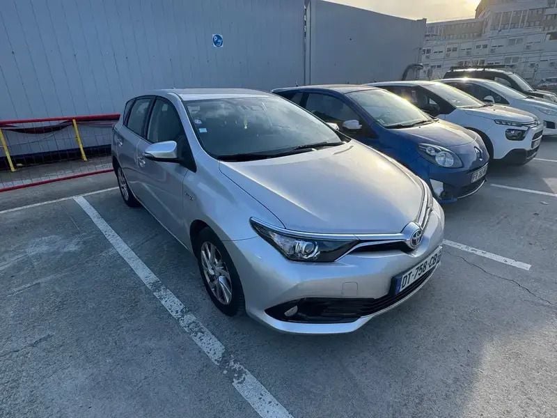Argent Utilisé 2015 Toyota Auris Hybrid Business Edition Berline | 11 600 € (Prix juste) - Image 1/4
