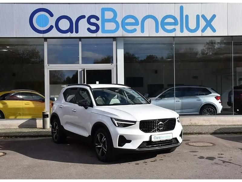 Blanc Occasion 2024 Volvo XC40 Plus SUV | 38 480 € (Prix juste) - Image 1/4