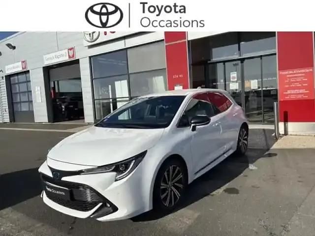 Blanc Utilisé 2022 Toyota Corolla Design Berline | 20 990 € - Image 1/4