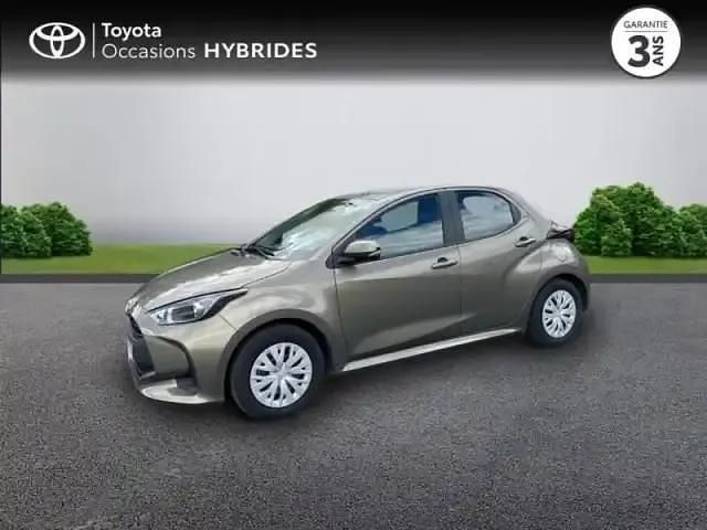 Bronze impérial (m) Utilisé 2024 Toyota Yaris Business Edition Berline | 18 490 € (Prix juste) - Image 1/4
