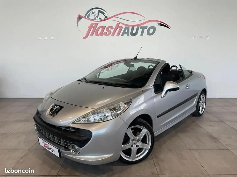 Gris Occasion 2007 Peugeot 207 Cabriolet | 4 900 € (Bon prix) - Image 1/4