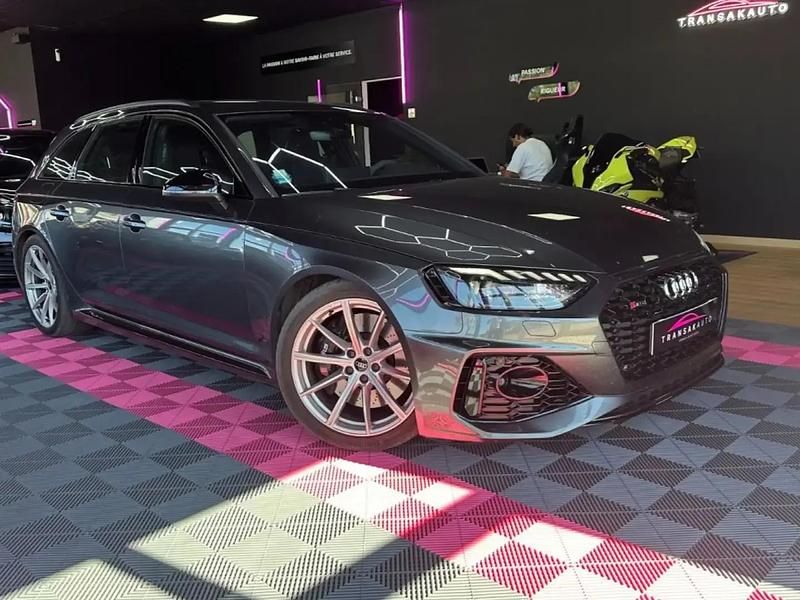 Gris Utilisé 2023 Audi RS4 Comfort Break | 87 990 € (Prix juste) - Image 1/4