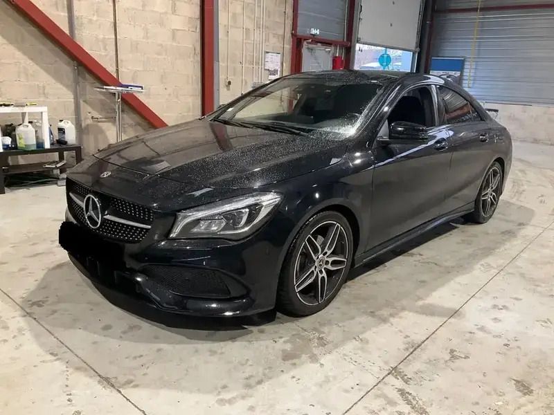 Noir Utilisé 2017 Mercedes CLA200 AMG line Berline | 14 000 € (Super prix) - Image 1/4