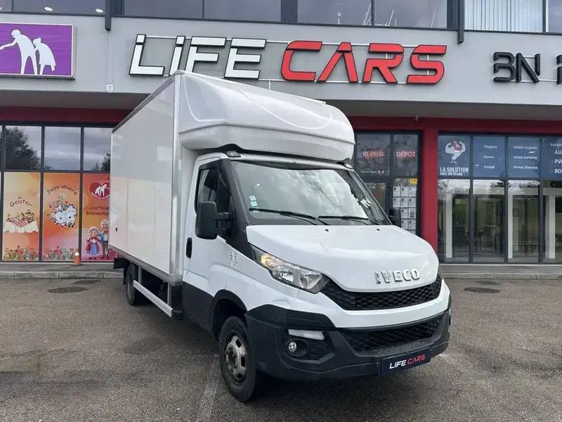 Blanc Utilisé 2016 Iveco Daily Van | 22 990 € - Image 1/4