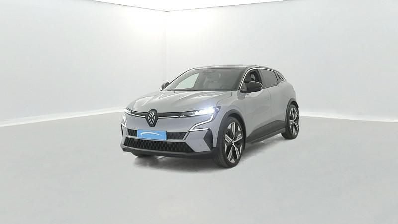 Gris Utilisé 2022 Renault Mégane Iconic Berline | 24 490 € (Prix juste) - Image 1/4