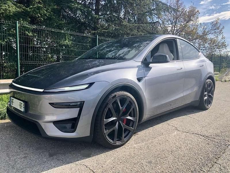 Occasion Tesla Model Y Performance 378 kW (515 ch) 2025 Gris SUV