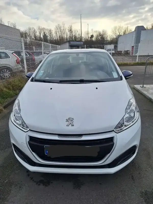 Blanc Utilisé 2017 Peugeot 208 Citadine | 6 500 € (Super prix) - Image 1/4