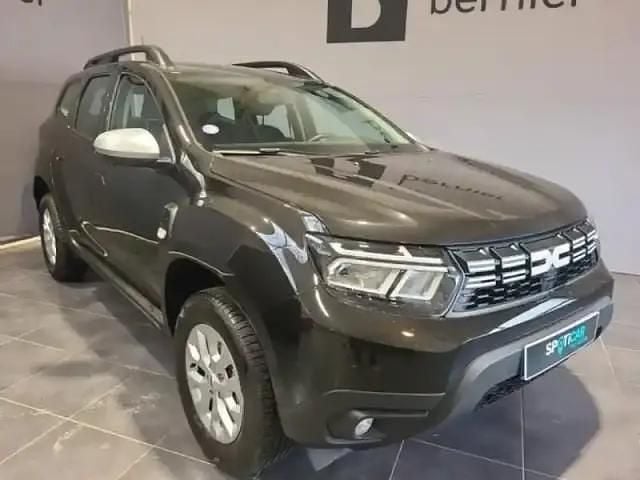 Noir nacré métallisé Occasion 2022 Dacia Duster Expression SUV | 16 990 € (Prix juste) - Image 1/4