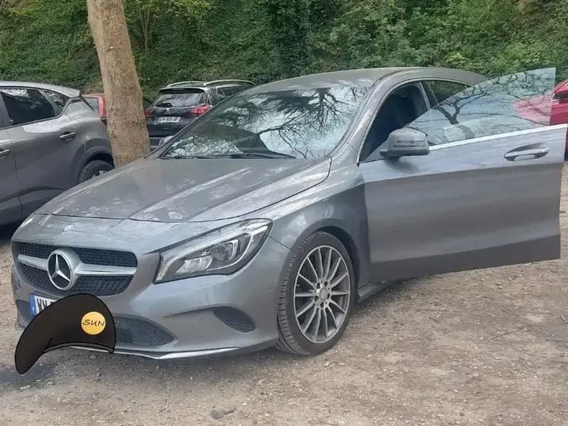 Gris Utilisé 2017 Mercedes CLA220 Shooting Brake Break | 17 990 € (Bon prix) - Image 1/4