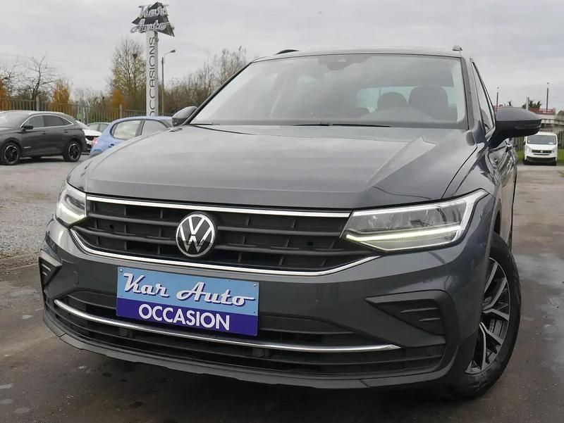Gris Utilisé 2020 VW Tiguan Life SUV | 20 490 € (Prix juste) - Image 1/4