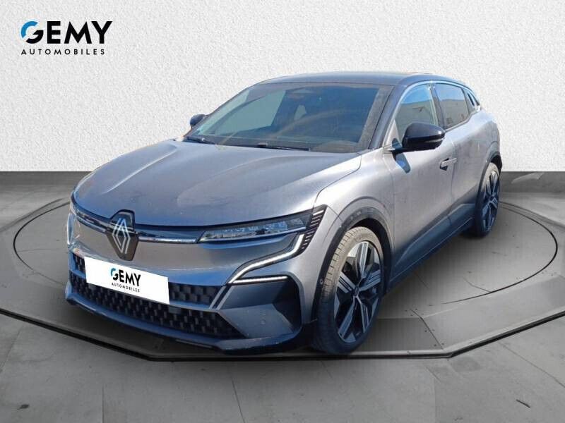 Utilisé 2023 Renault Mégane Iconic Berline | 29 899 € (Prix juste) - Image 1/4