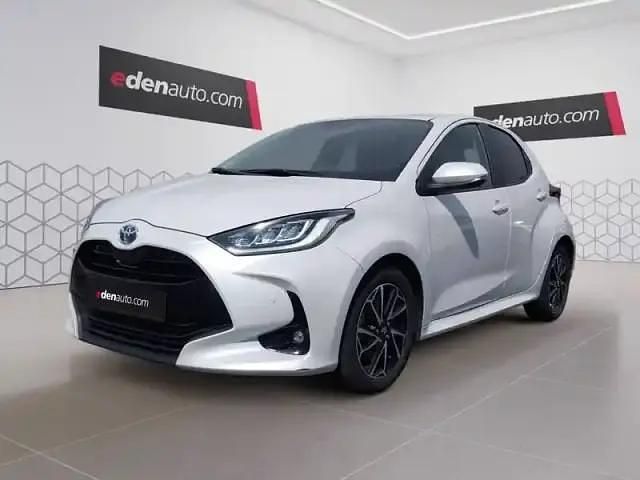 Blanc Utilisé 2022 Toyota Yaris Berline | 19 220 € - Image 1/4