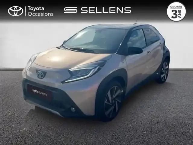 Beige Utilisé 2024 Toyota Aygo X SUV | 17 880 € - Image 1/4