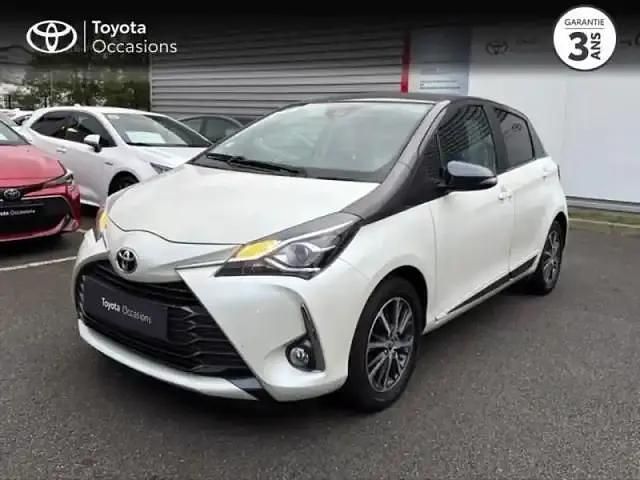 Blanc nacré biton toit gris atlas Occasion 2019 Toyota Yaris Design Berline | 14 990 € - Image 1/4