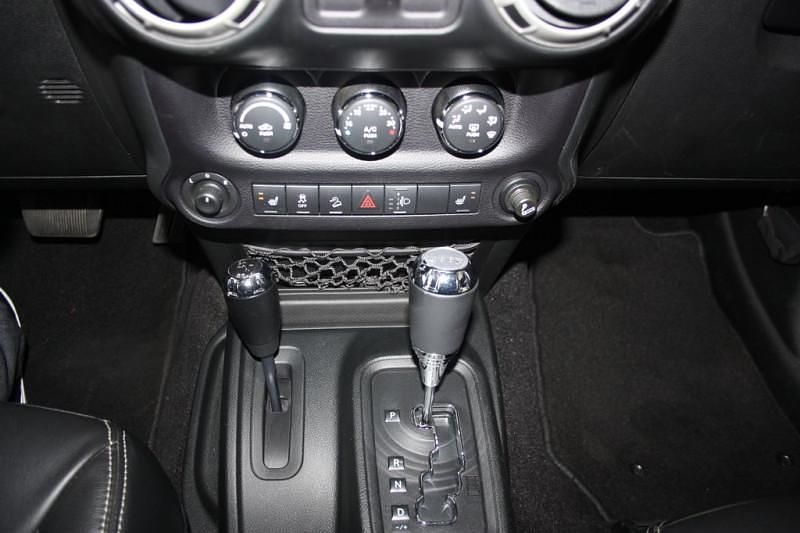 Image 3/4