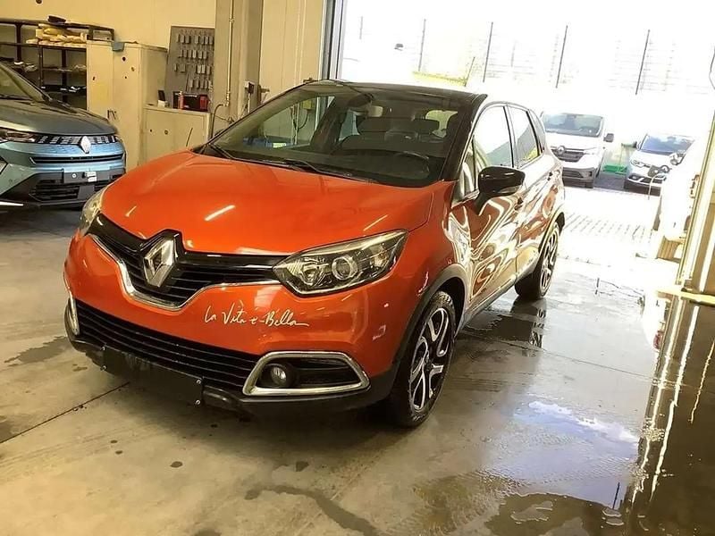 Orange Occasion 2015 Renault Captur Intens SUV | 8 995 € (Bon prix) - Image 1/4
