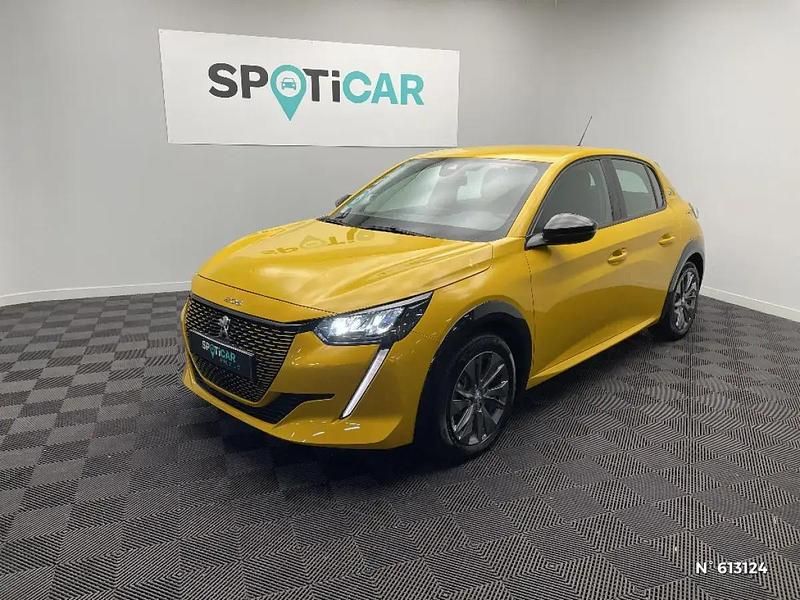 Jaune Utilisé 2022 Peugeot e-208 Active Citadine | 15 990 € (Prix juste) - Image 1/4