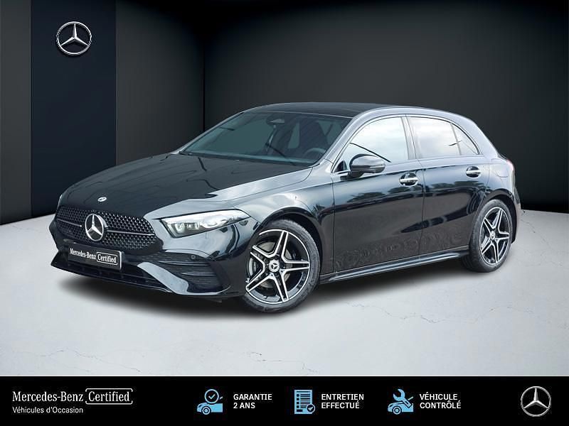 Noir Utilisé 2025 Mercedes A200 AMG line Berline | 52 626 € - Image 1/4