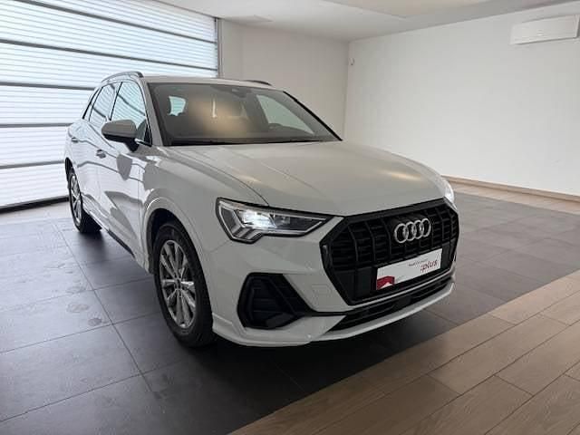 Blanc glacier métallisé Utilisé 2024 Audi Q3 S-Line SUV | 41 990 € (Prix juste) - Image 1/3