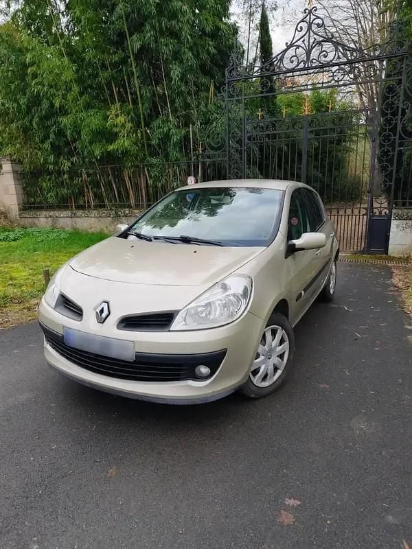Occasion 2007 Renault Clio II Berline | 3 790 € (Prix assez cher) - Image 1/4