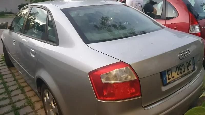 Argent Utilisé 2004 Audi A4 Break | 789 € - Image 1/4