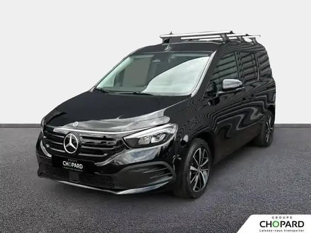 Noir loparite métallisé Utilisé 2024 Mercedes EQT200 Monospace | 27 790 € - Image 1/4