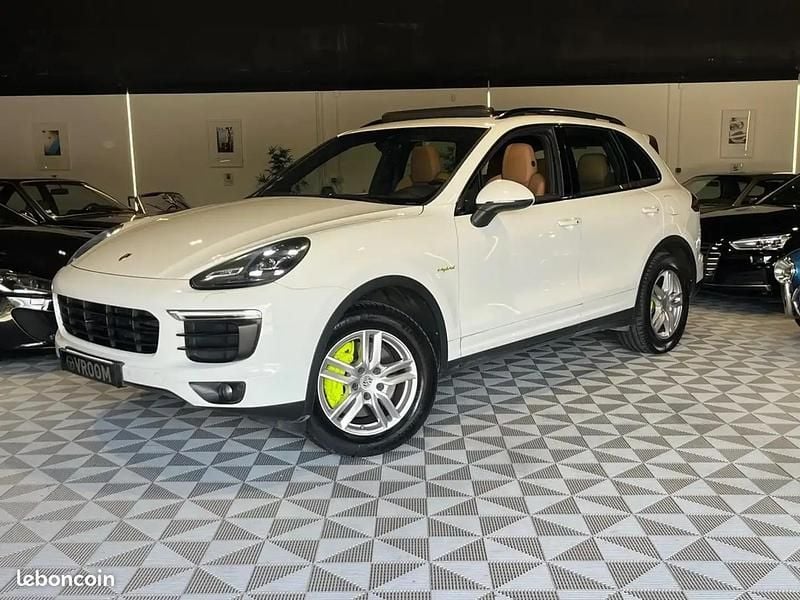 Blanc Utilisé 2015 Porsche Cayenne SUV | 41 900 € (Prix juste) - Image 1/4