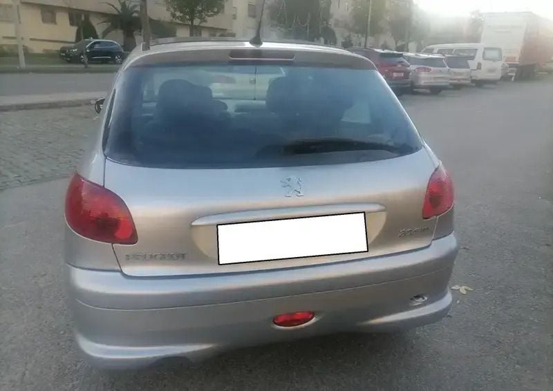 Image 2/4