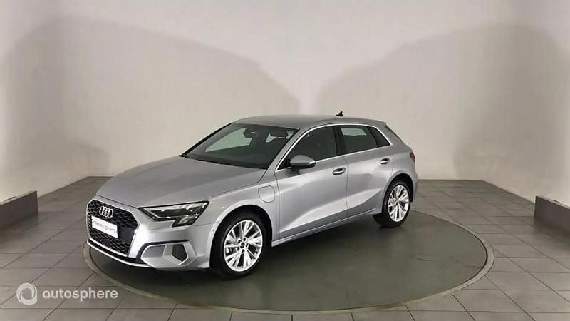 Utilisé 2024 Audi A3 e-tron Design Citadine | 38 590 € (Prix juste) - Image 1/4