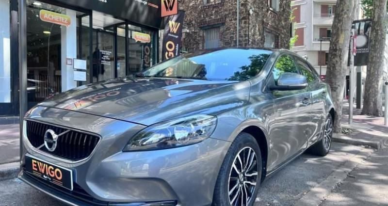 Gris Occasion 2016 Volvo V40 Momentum Break | 12 990 € (Prix juste) - Image 1/4