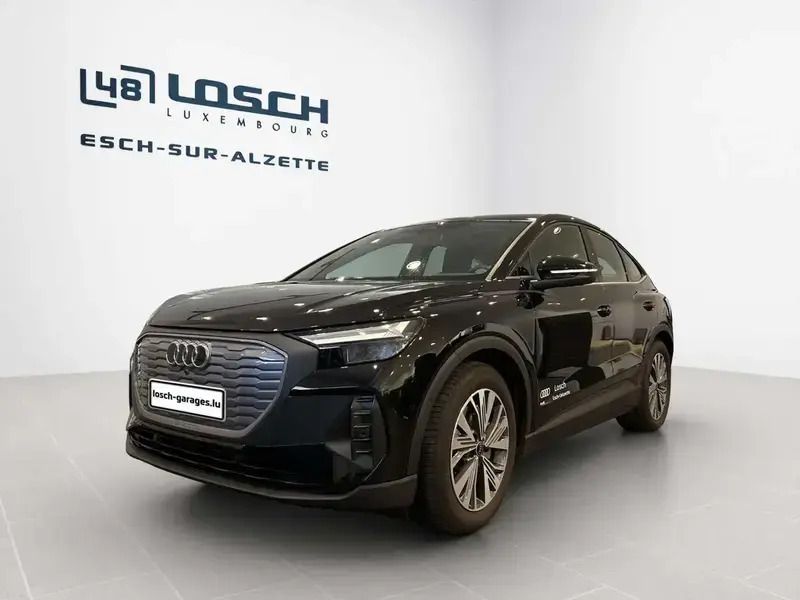 Noir Utilisé 2025 Audi Q4 Sportback e-tron Sport SUV | 52 414 € - Image 1/4