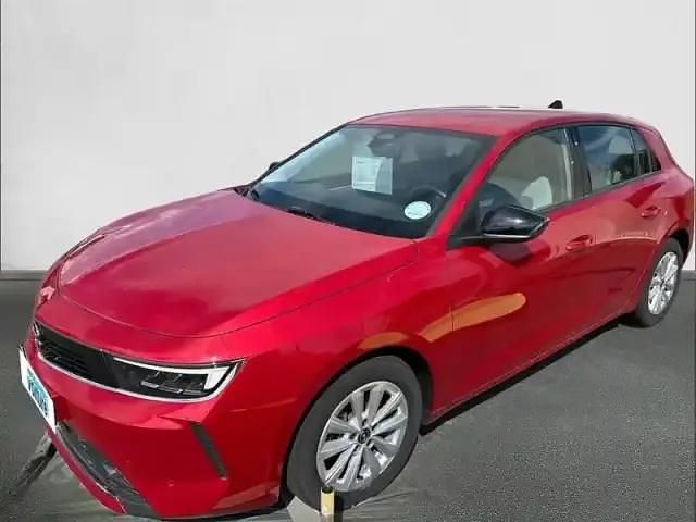 Rouge Occasion 2023 Opel Astra Berline | 18 490 € (Bon prix) - Image 1/4