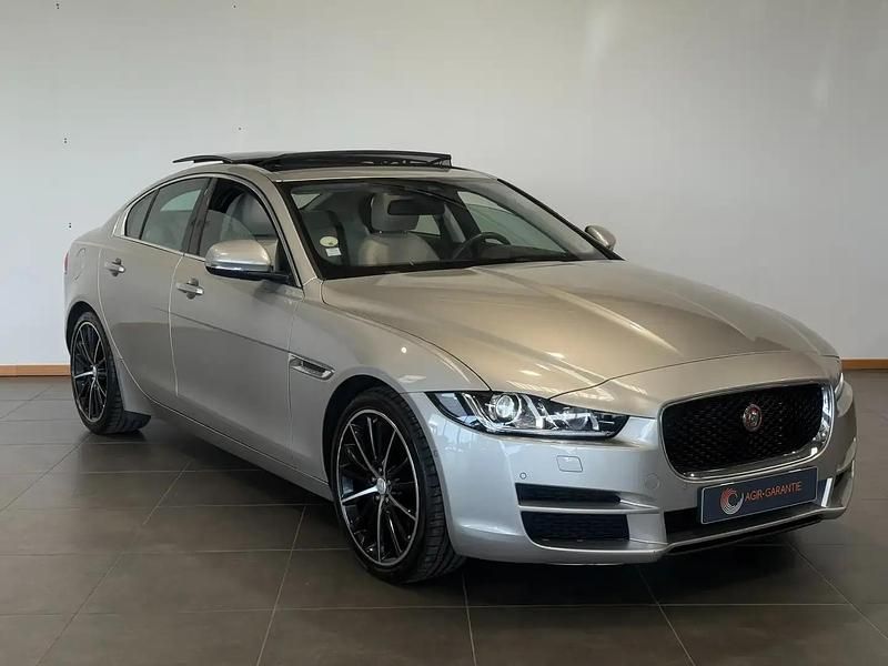 Occasion Jaguar XE Prestige 179 ch (131 kW) 2015 Beige Berline