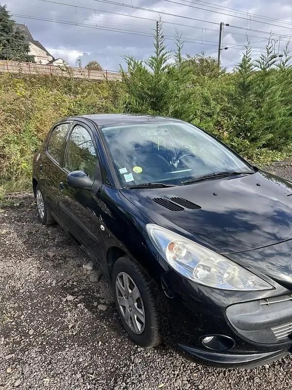 Utilisé 2010 Peugeot 206+ Citadine | 2 490 € (Prix juste) - Image 1/4