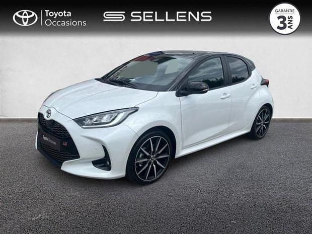 Noir Utilisé 2025 Toyota Yaris Hybrid Sport | 26 902 € (Prix juste) - Image 1/4